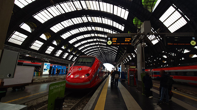 ミラノ中央駅、フレッチャロッサの写真