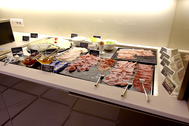 ベスト ウェスタン プレミア ミラノ パレス ホテル（Best Western Premier Milano Palace Hotel）の朝食会場の写真