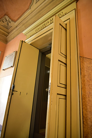 エステンセ美術館（Galleria Estense）の出入口